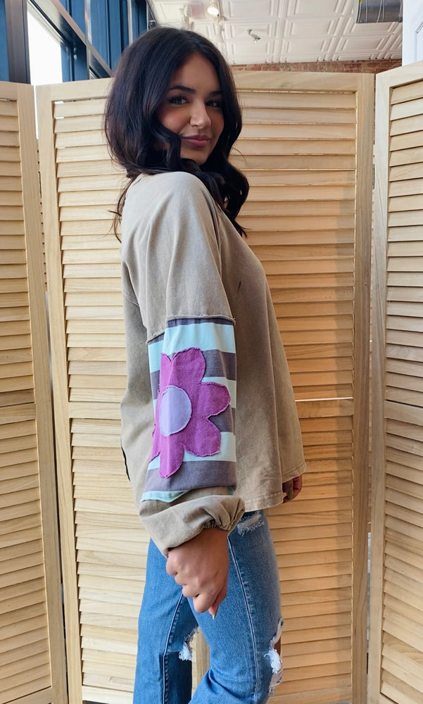 Flower Patch Pullover | Mushroom