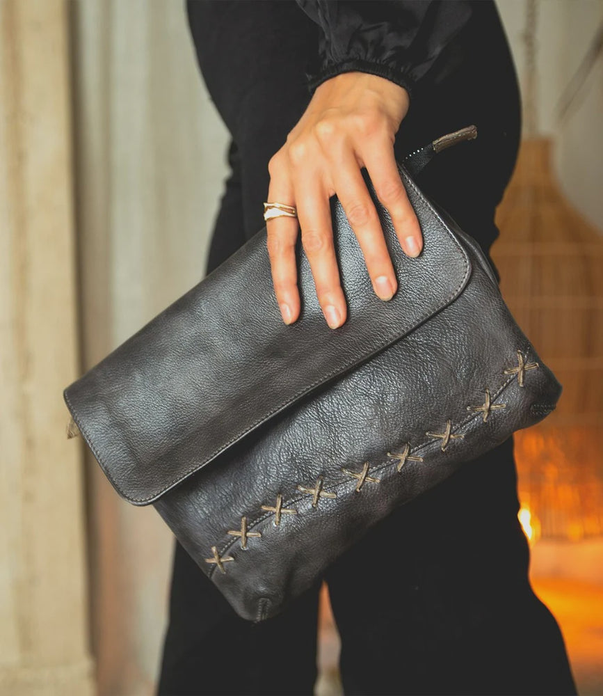 Bedstu Cleo | Black Icicle Rustic